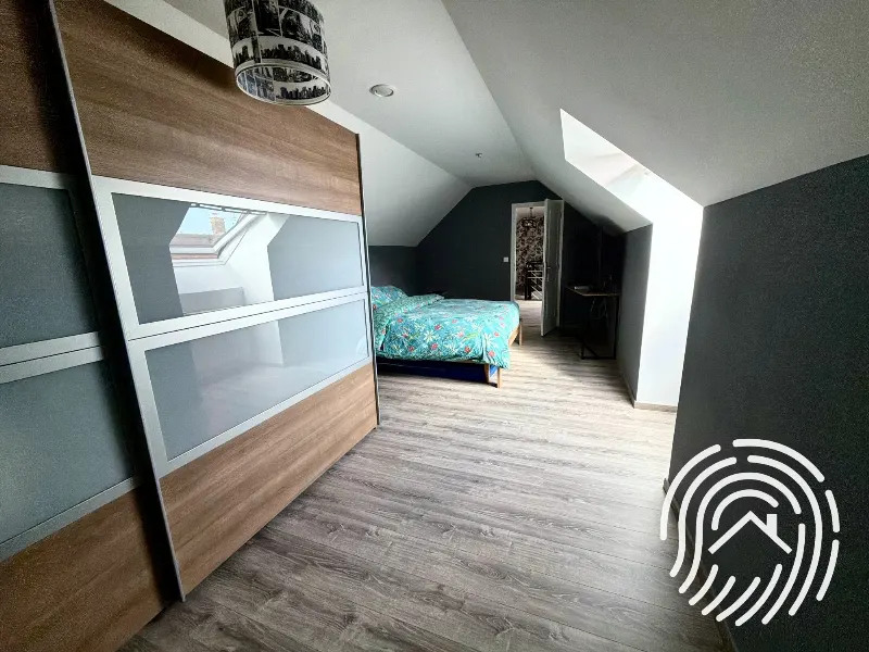Ensemble immobilier de 430 m² avec bureaux, dépendances et stationnements — photo 16