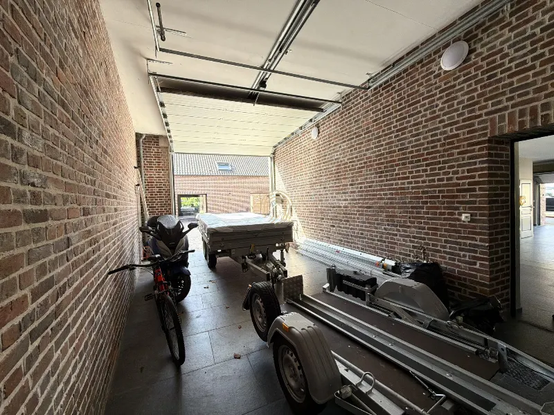 ENSEMBLE IMMOBILIER DE 430 M² AVEC BUREAUX, DÉPENDANCES ET STATIONNEMENTS — photo 7