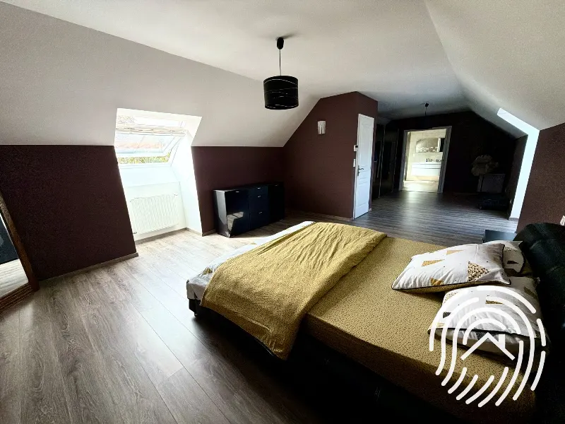 Ensemble immobilier de 430 m² avec bureaux, dépendances et stationnements — photo 17