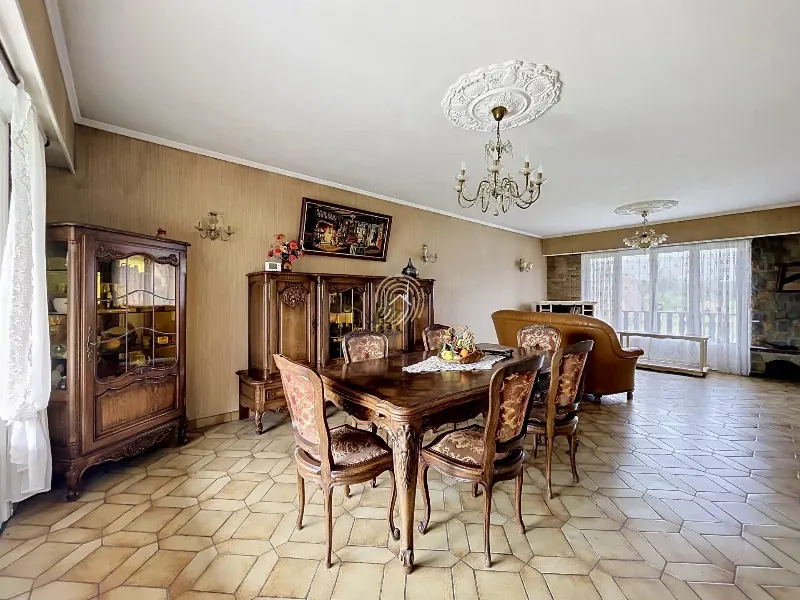 Maison familiale sur vaste terrain — photo 4