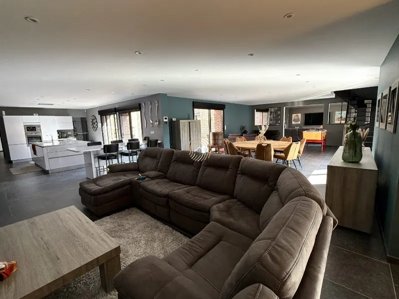 ENSEMBLE IMMOBILIER DE 430 M² AVEC BUREAUX, DÉPENDANCES ET STATIONNEMENTS — photo 13