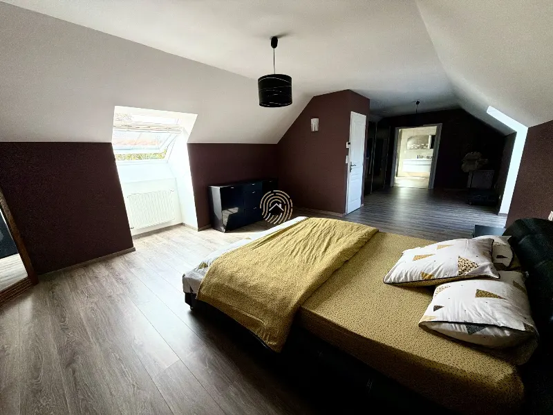 ENSEMBLE IMMOBILIER DE 430 M² AVEC BUREAUX, DÉPENDANCES ET STATIONNEMENTS — photo 17
