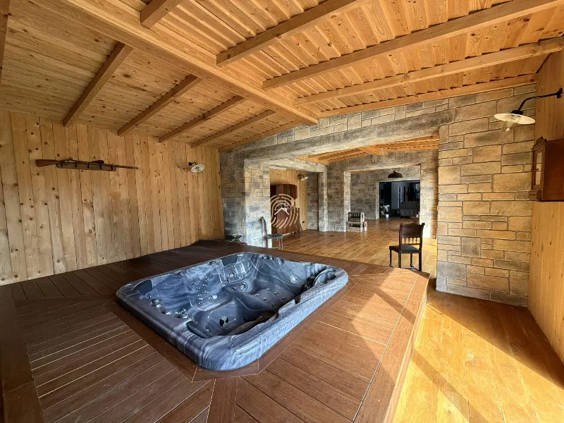 ENSEMBLE IMMOBILIER DE 430 M² AVEC BUREAUX, DÉPENDANCES ET STATIONNEMENTS — photo 20