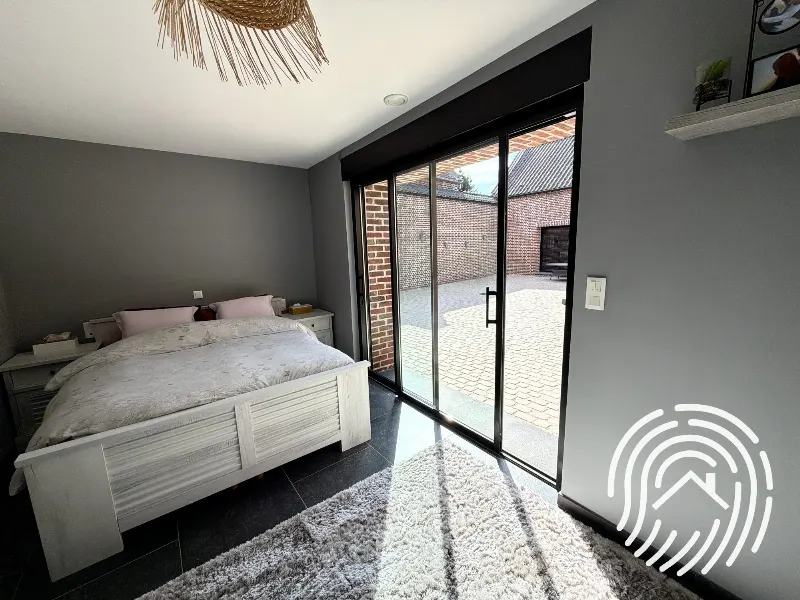 Ensemble immobilier de 430 m² avec bureaux, dépendances et stationnements — photo 14